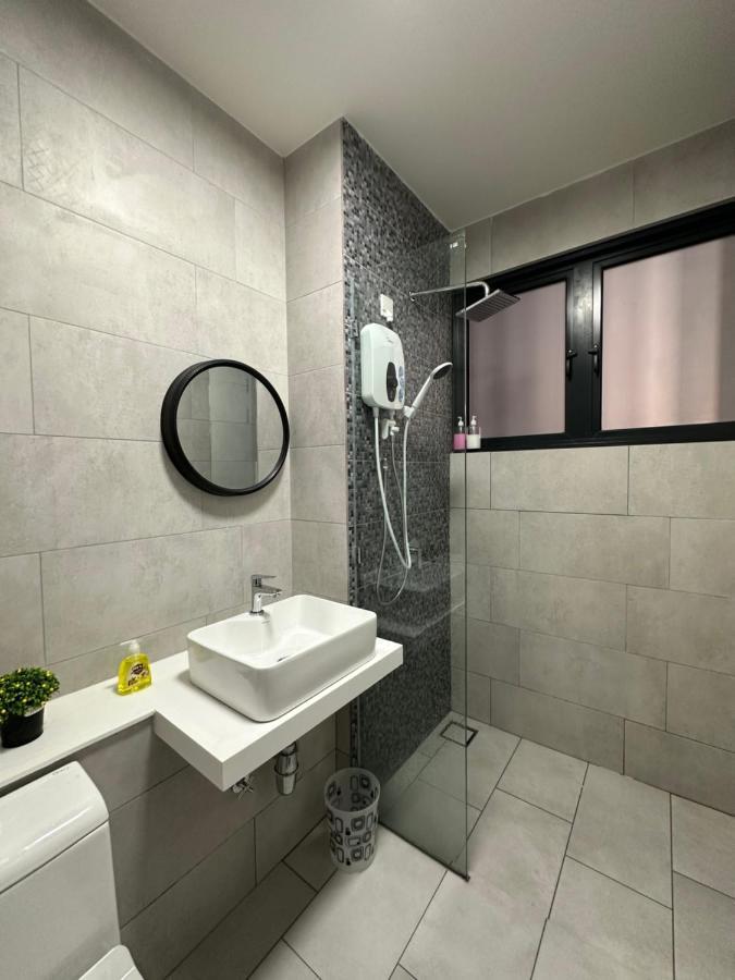 Sea View The Shore Luxury Newly Renovated Homestay Kota Kinabalu Exterior photo